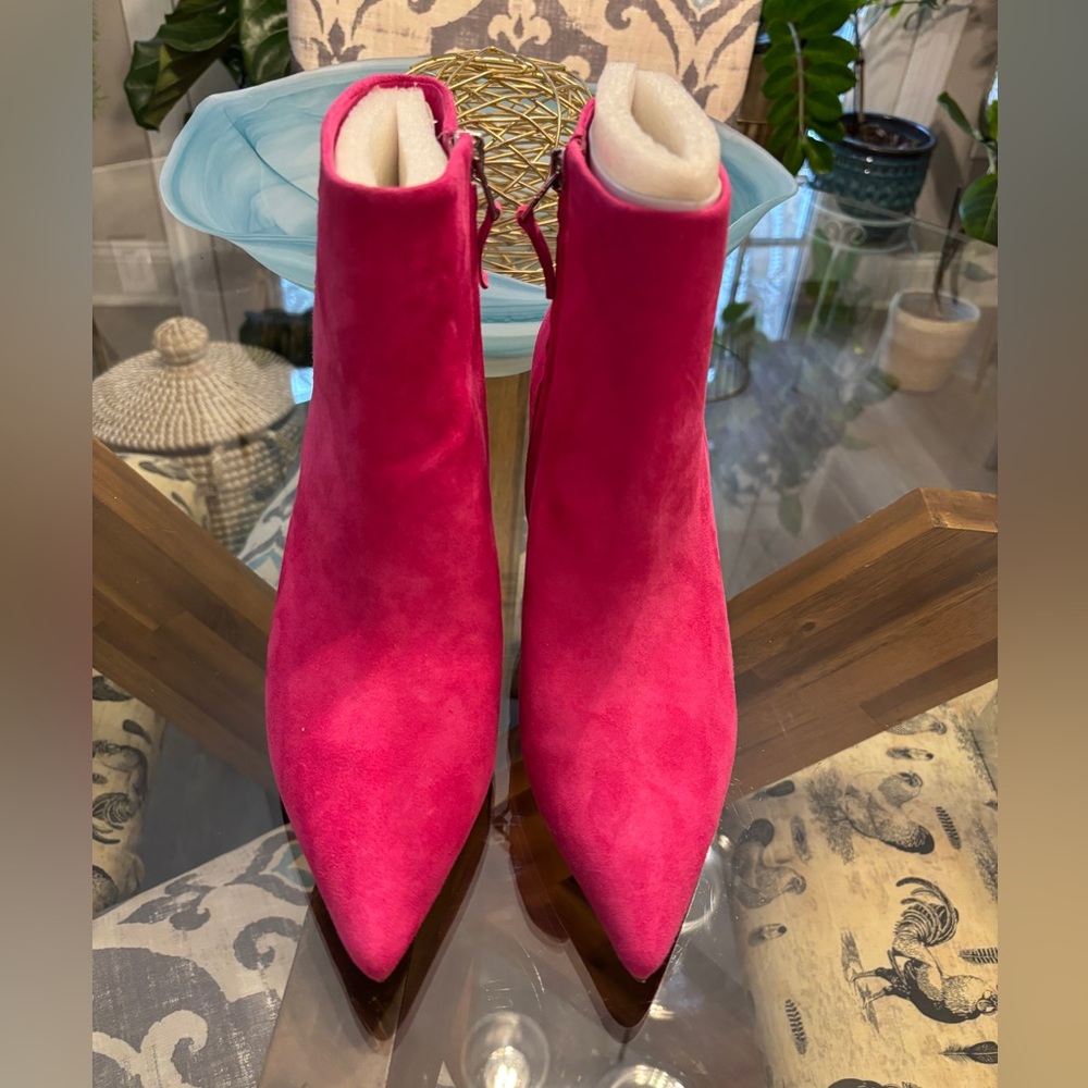 NWOT Sam Edelman Karen Bootie Size 9